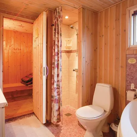 Two-bedroom Holiday In Bjert